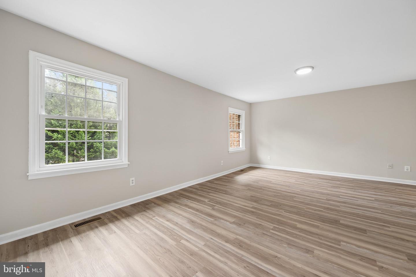 1151 Jeffrey Dr Property Photo 26
