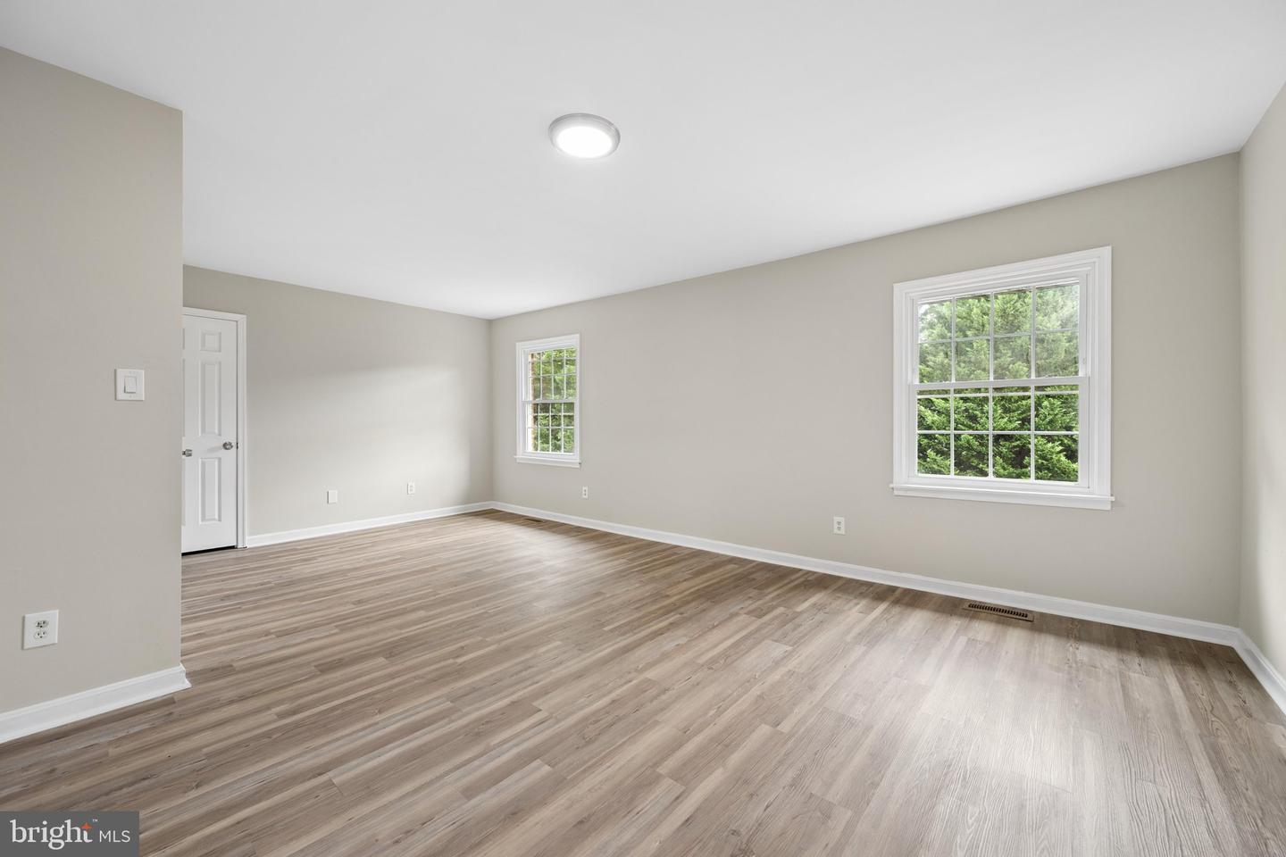 1151 Jeffrey Dr Property Photo 27
