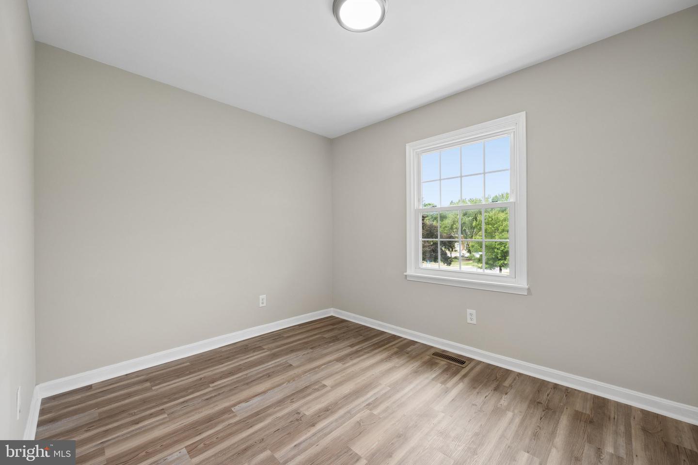 1151 Jeffrey Dr Property Photo 35
