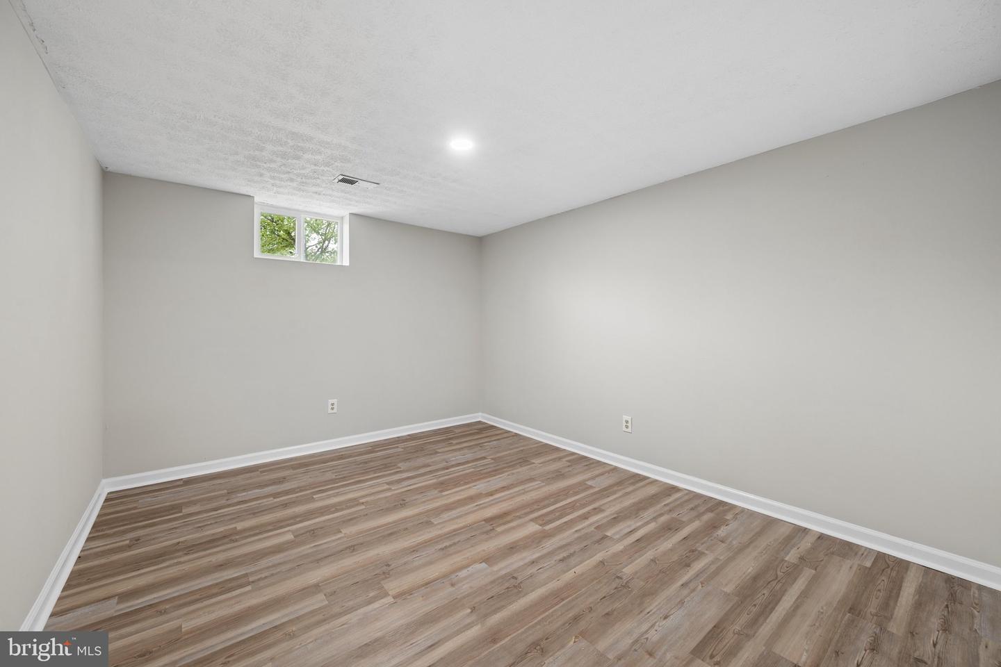 1151 Jeffrey Dr Property Photo 42