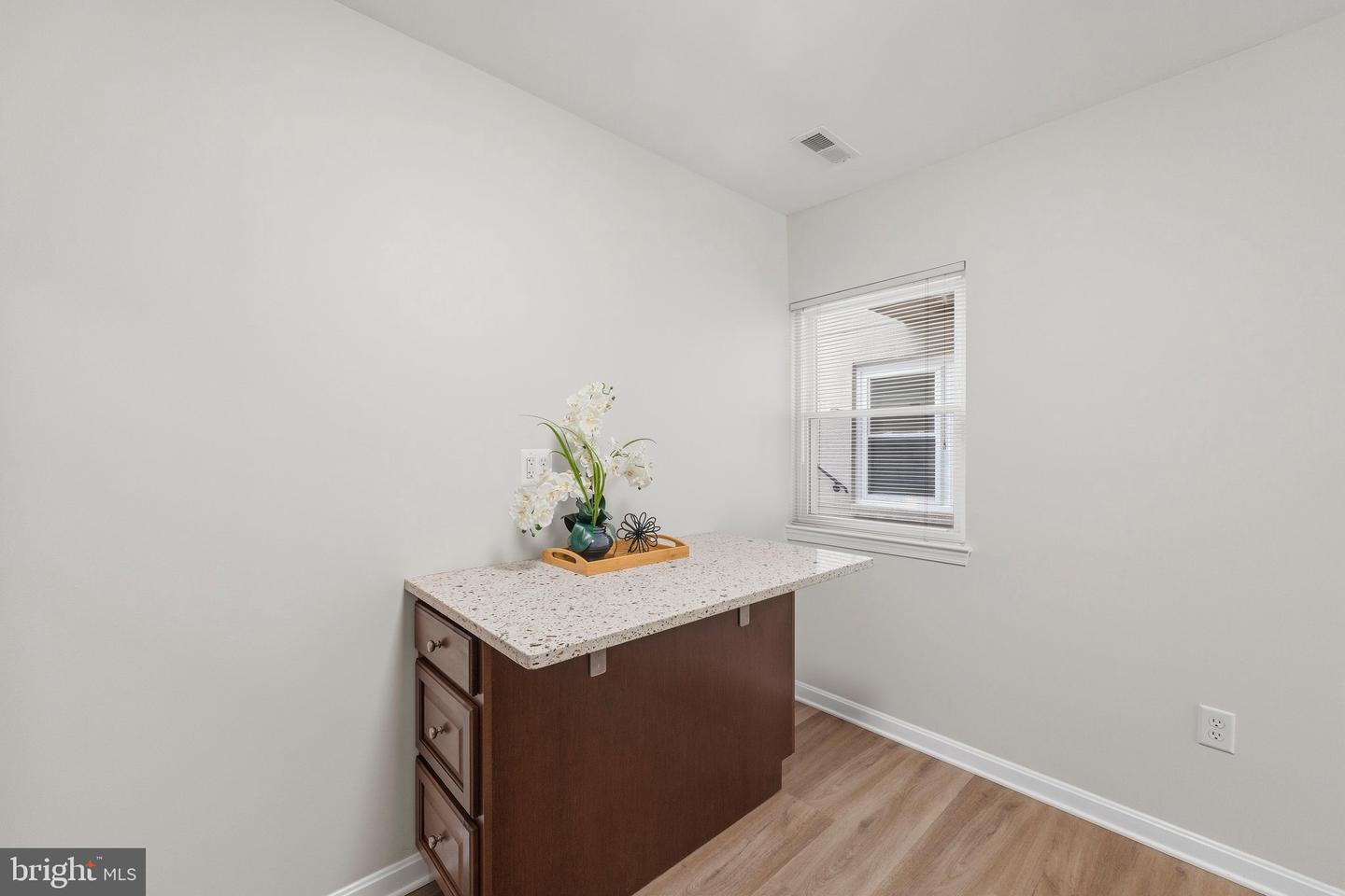 1725 W Bancroft Ln Property Photo 32