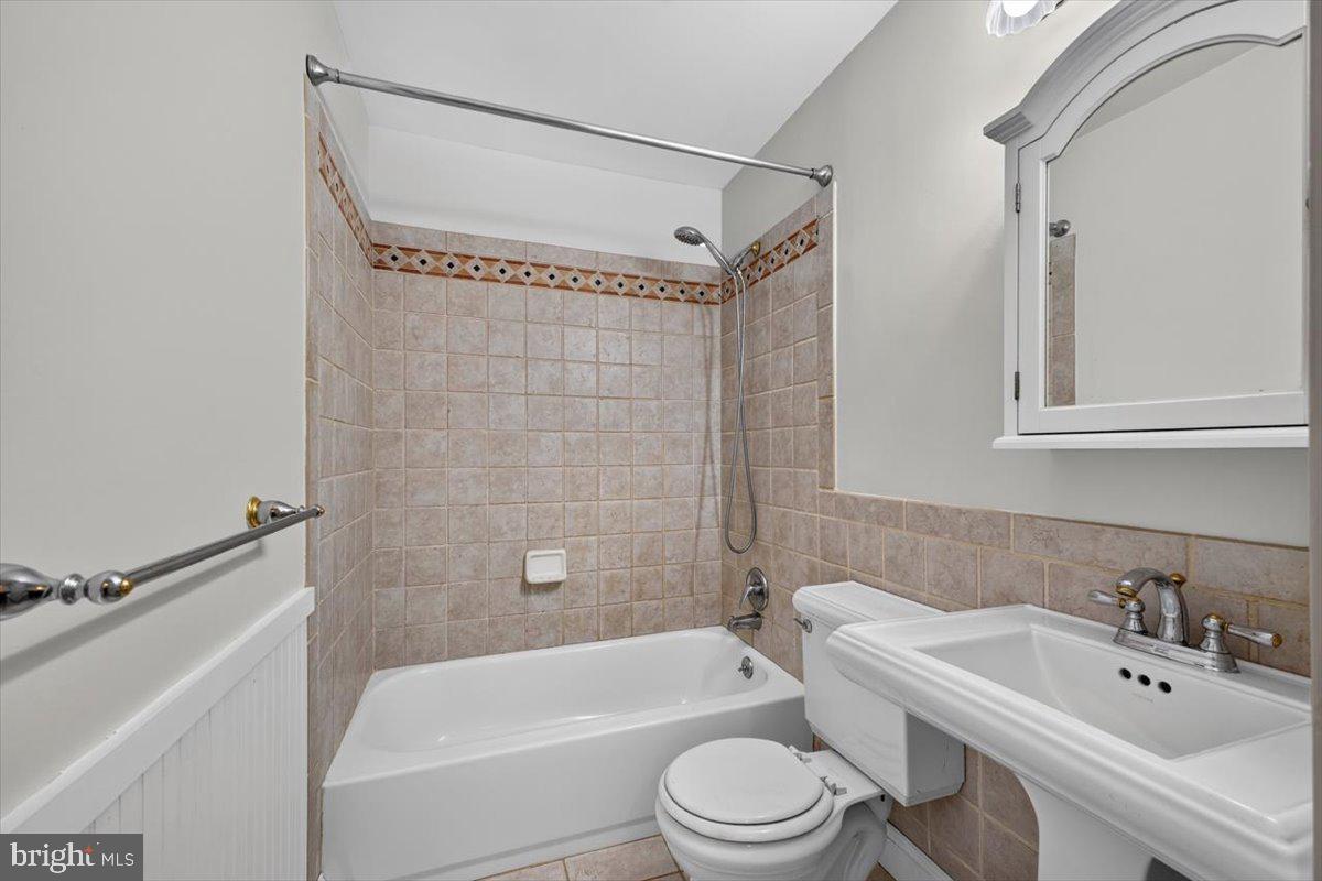 1075 Sun Valley Dr Property Photo 25