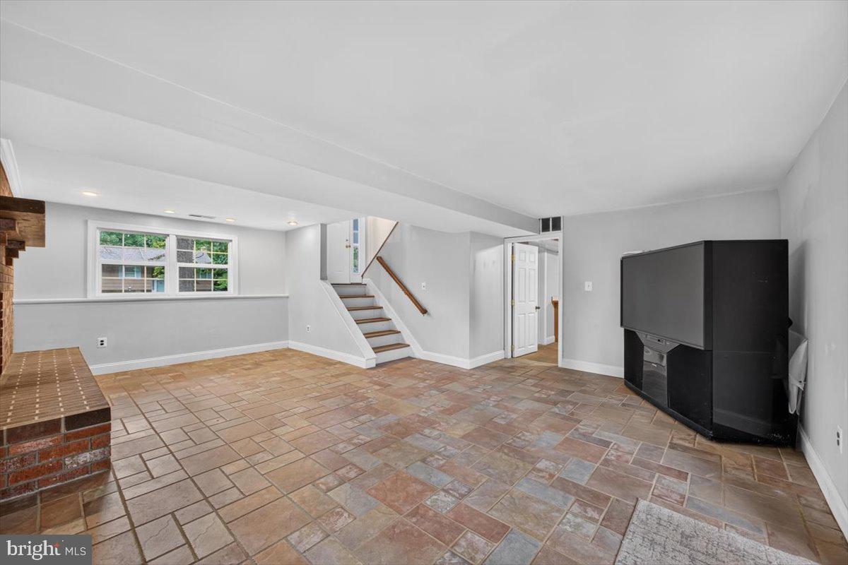 1075 Sun Valley Dr Property Photo 35