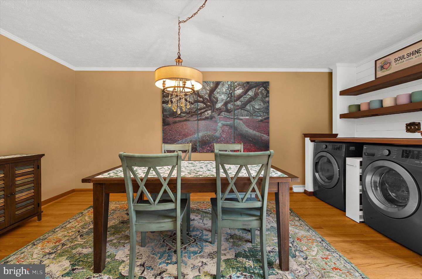 1689 Twickenham Rd Property Photo 17