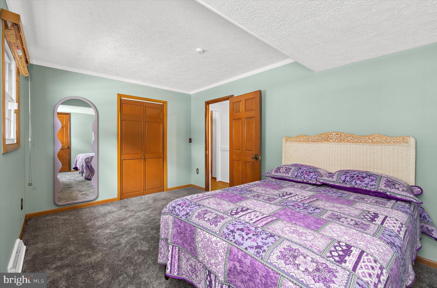 1689 Twickenham Rd Property Photo 26