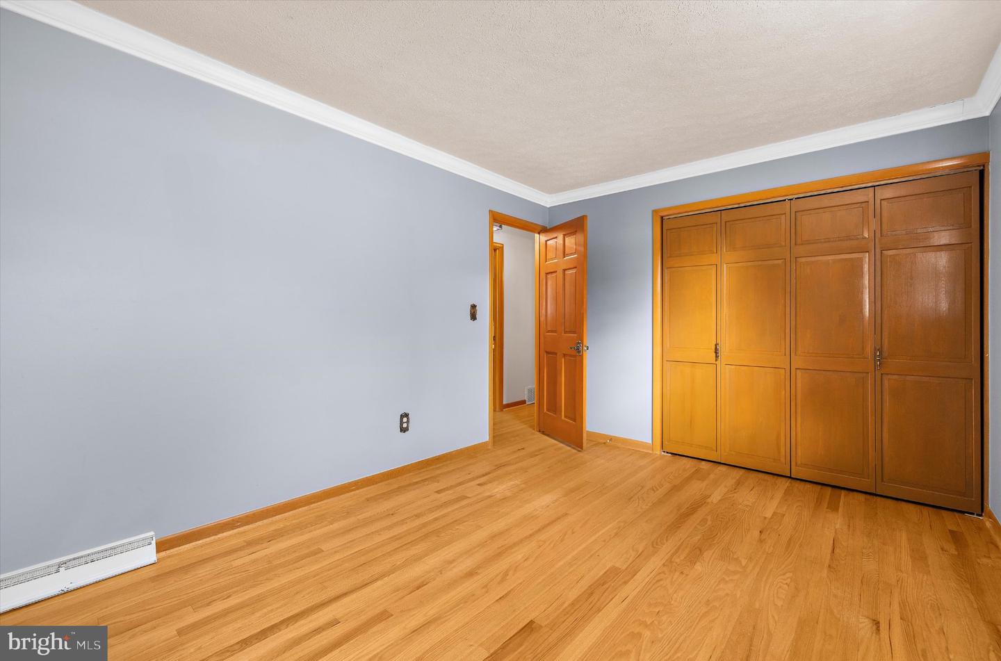 1689 Twickenham Rd Property Photo 27
