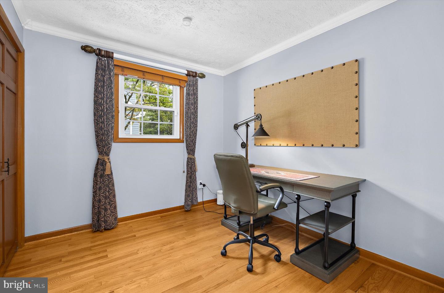 1689 Twickenham Rd Property Photo 29