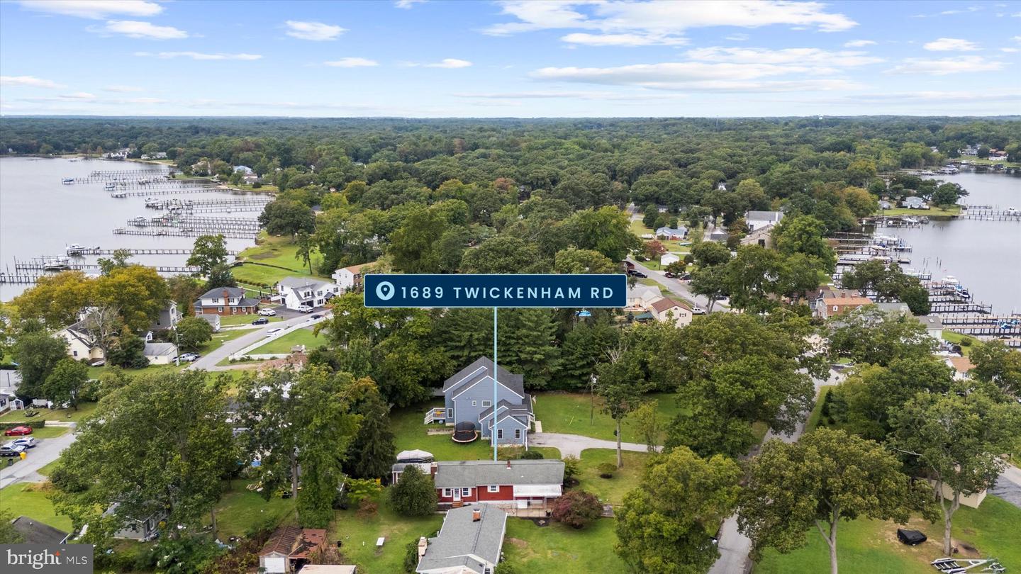 1689 Twickenham Rd Property Photo 50