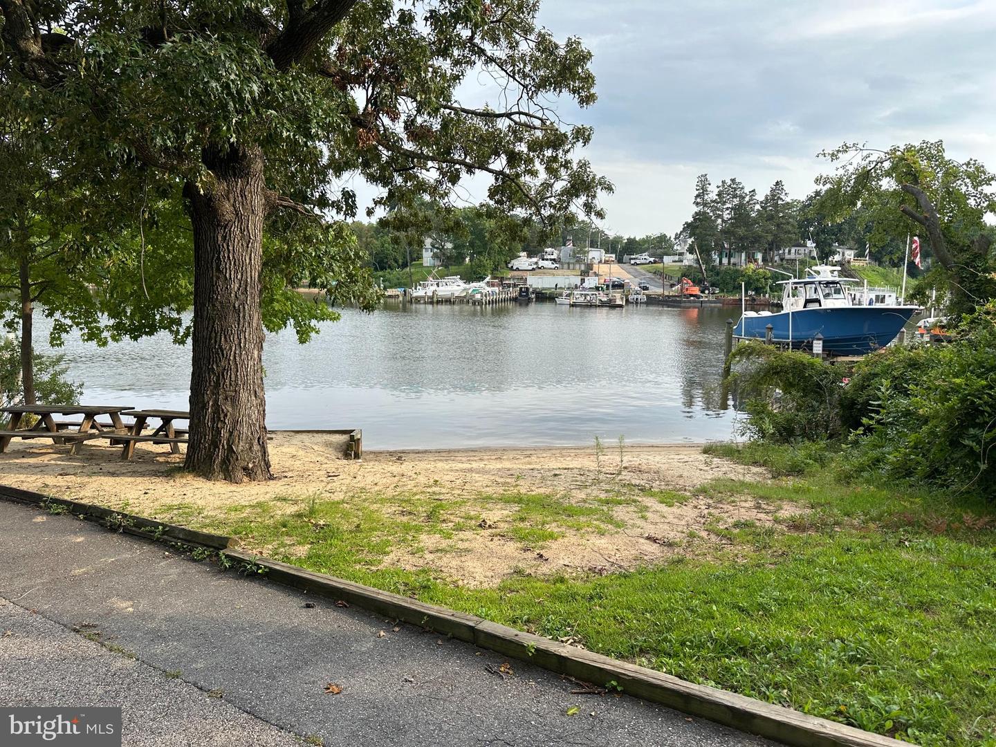 800 N Shore Dr N Property Photo 16