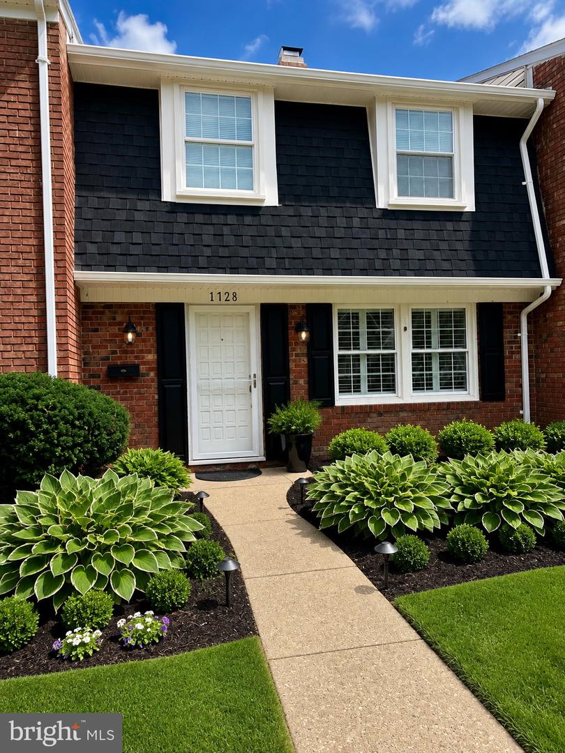 1728 WHITFIELD CT
