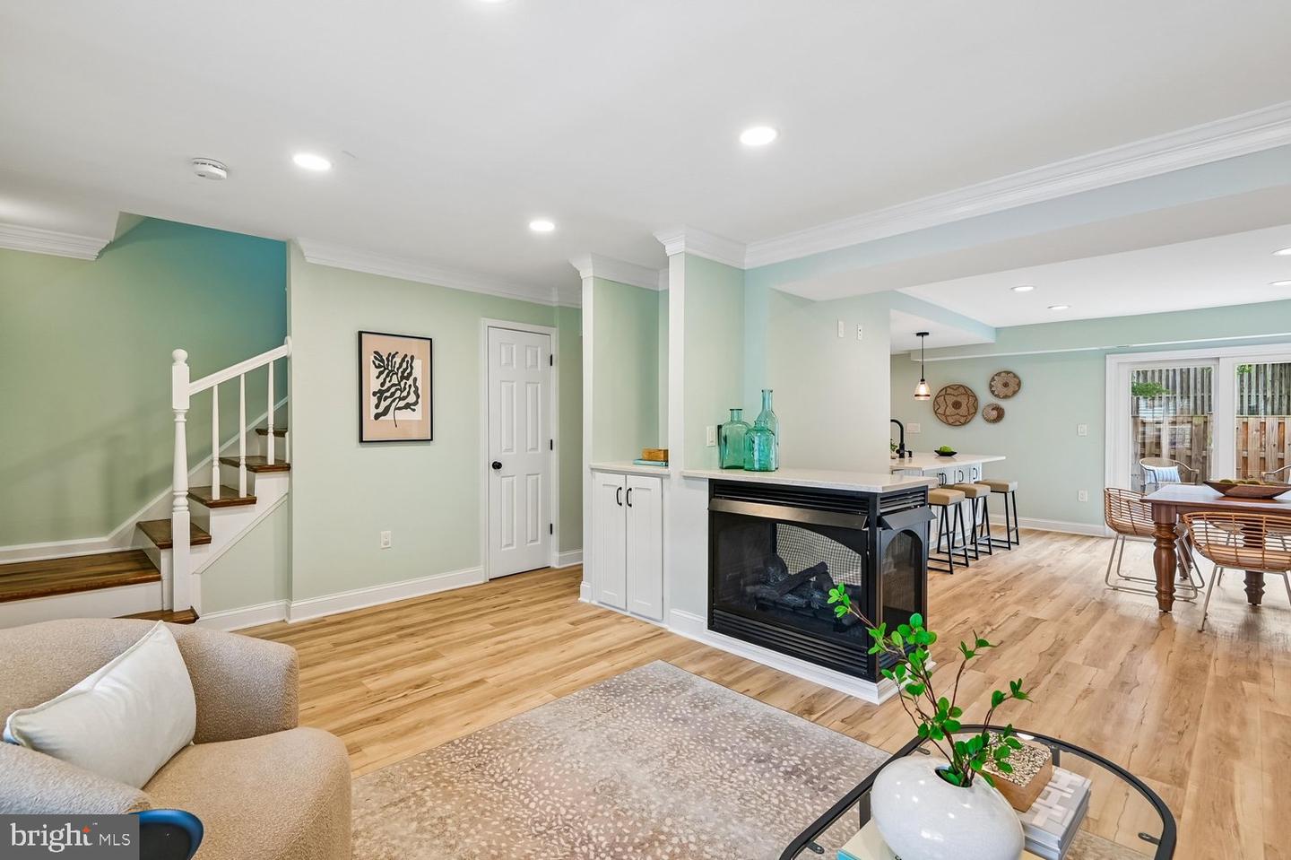1728 Whitfield Ct Property Photo 8