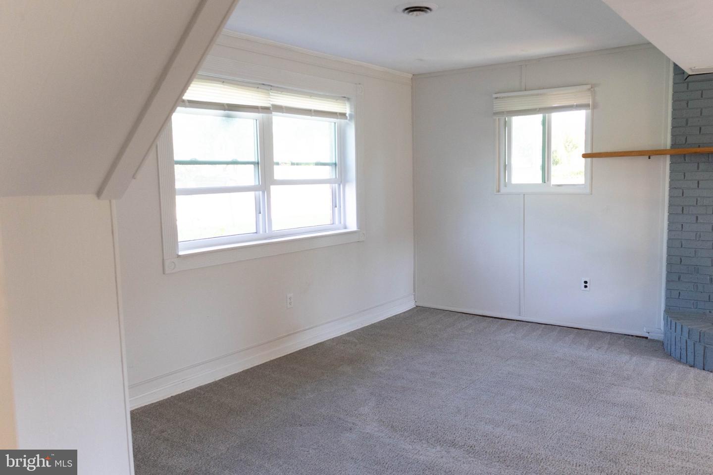 325 Londontown Rd Property Photo 22