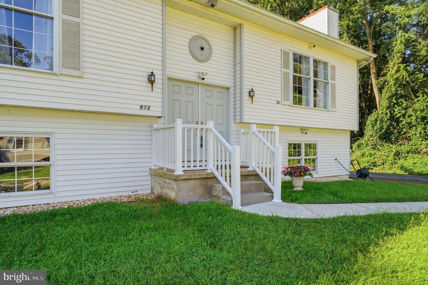 913 Fawn Ave Property Photo 1