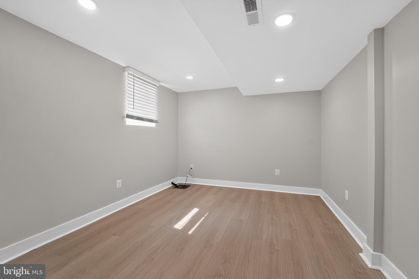 921 Central St Property Photo 20