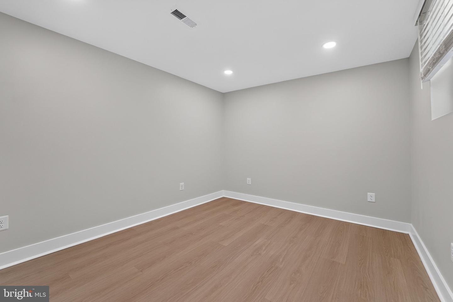 921 Central St Property Photo 24