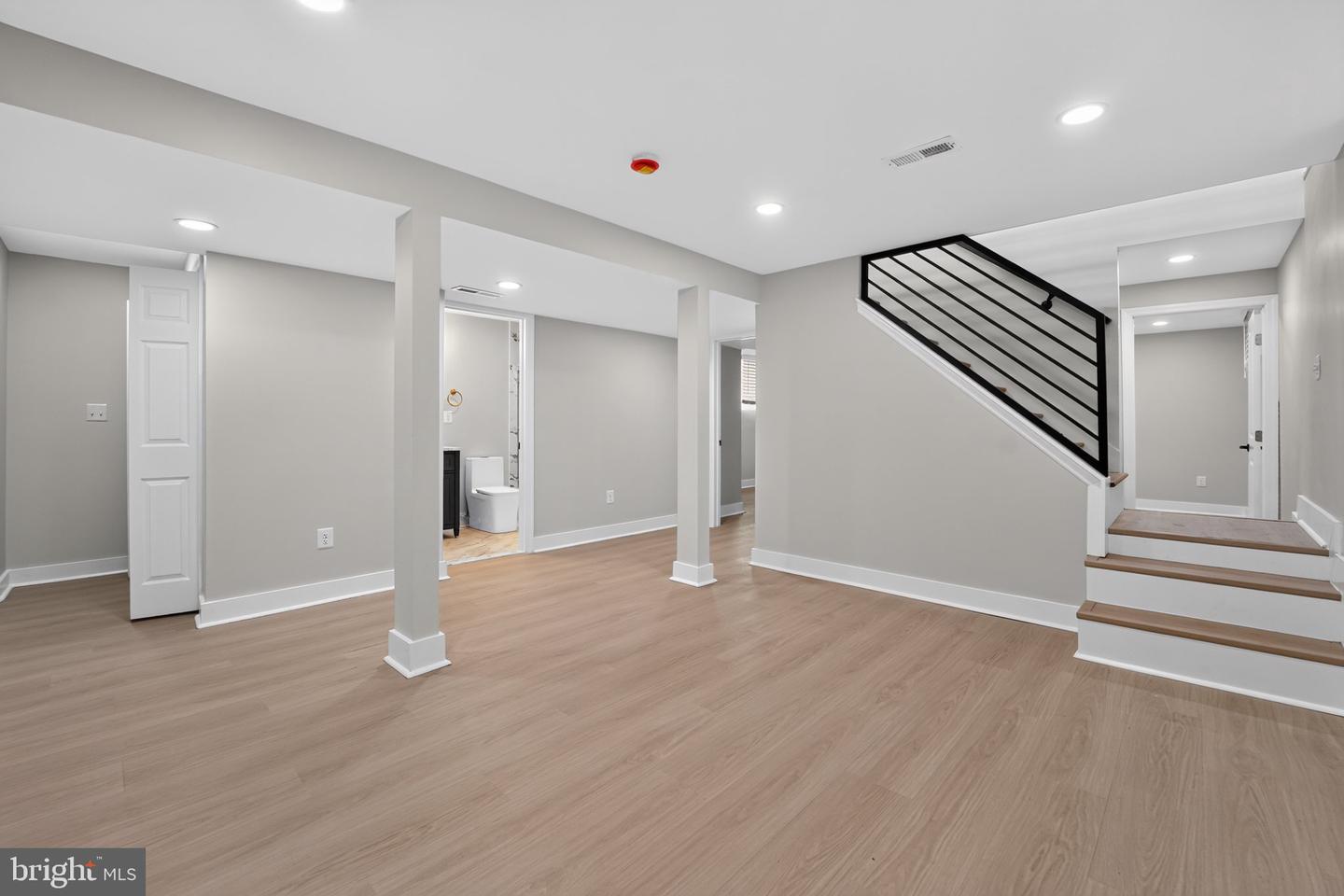 921 Central St Property Photo 26