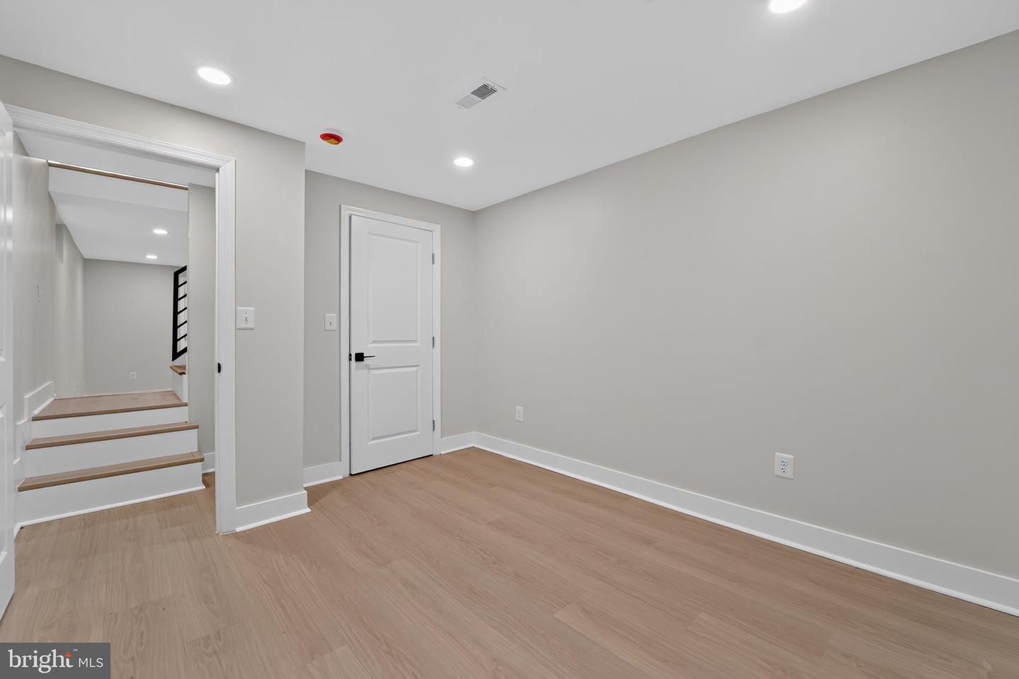 921 Central St Property Photo 30