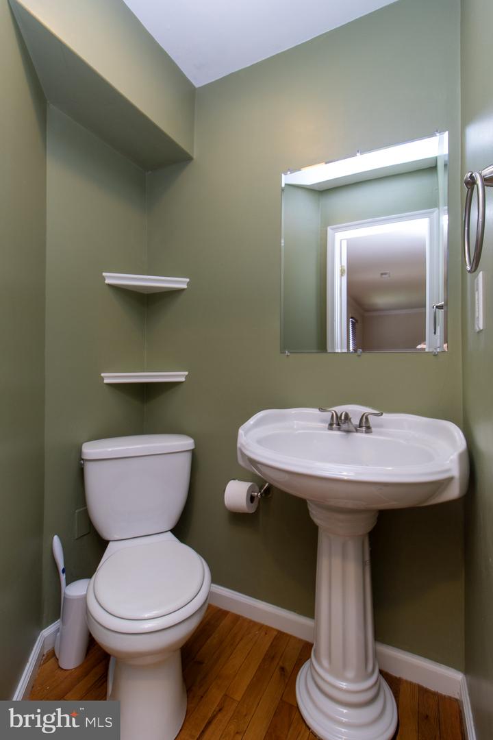 1036 Hyde Park Dr Property Photo 6