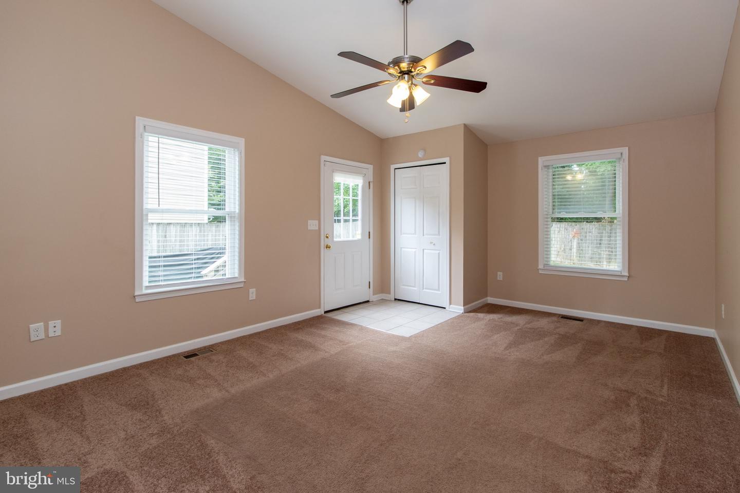 1036 Hyde Park Dr Property Photo 7