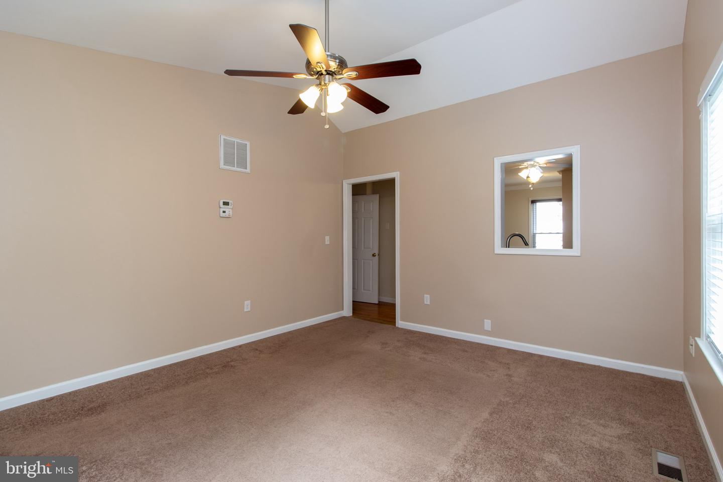 1036 Hyde Park Dr Property Photo 8