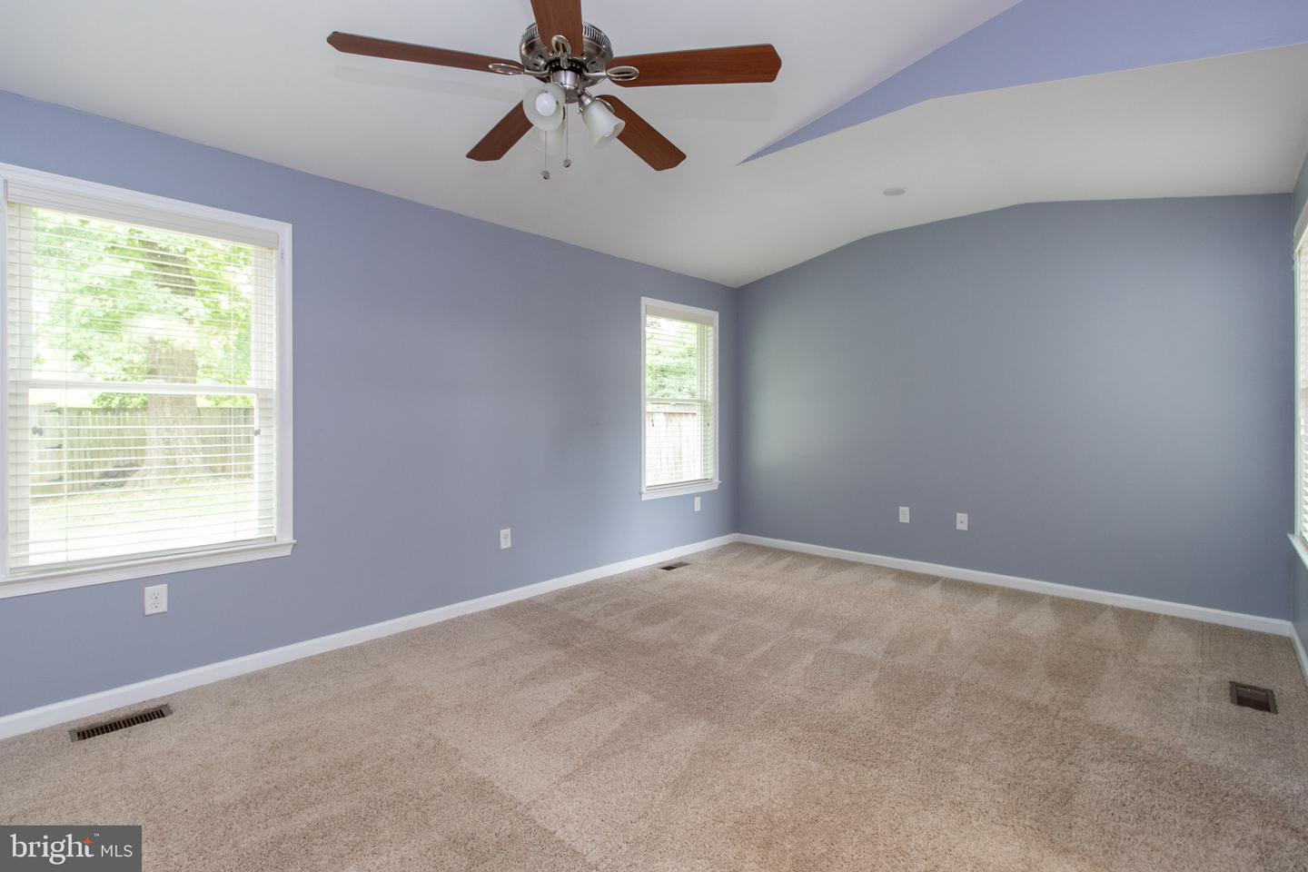 1036 Hyde Park Dr Property Photo 9