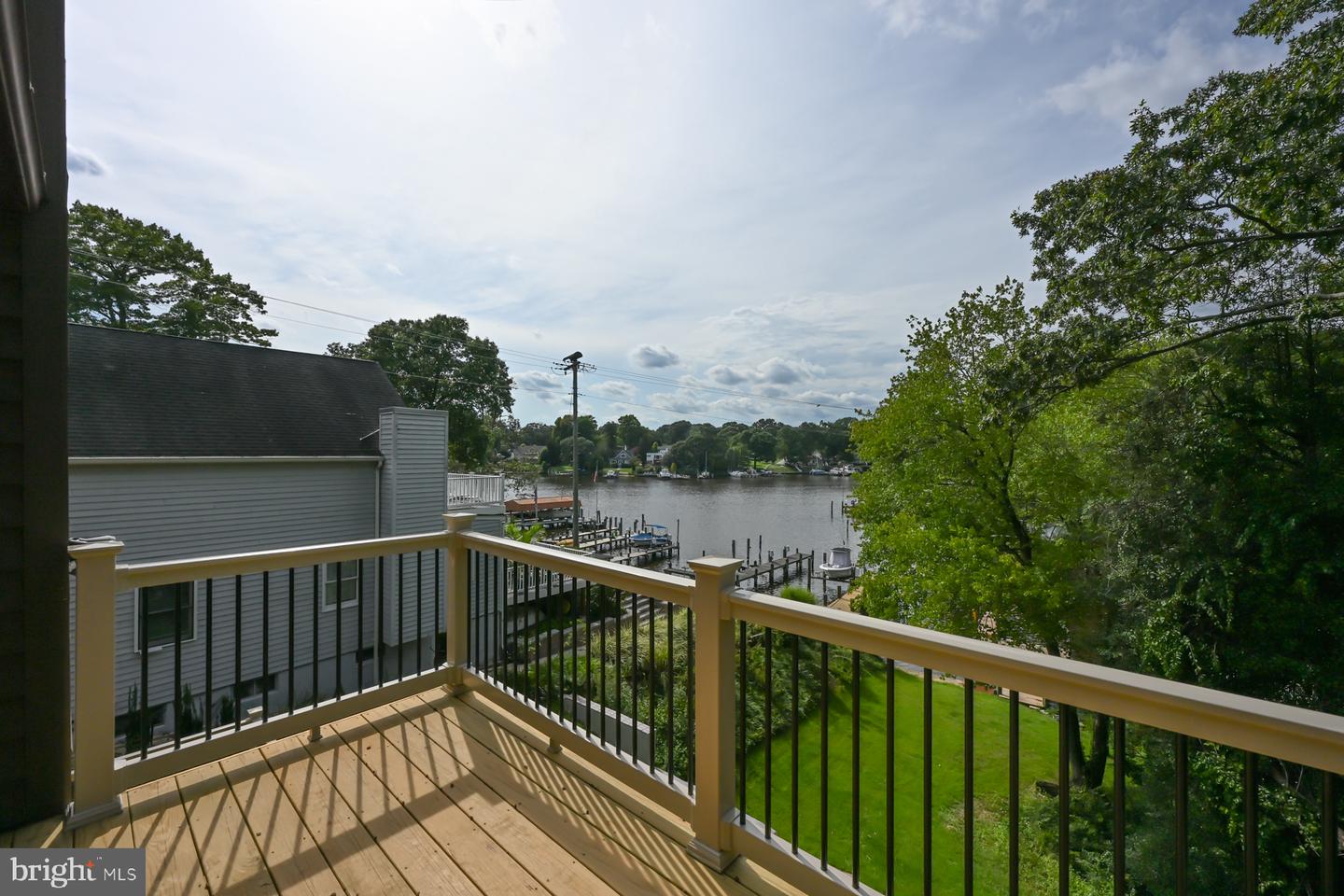 282 Riverside Dr Property Photo 21