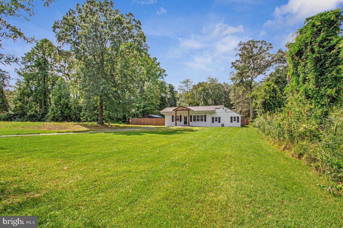 8116 Foxwell Rd Property Photo 3