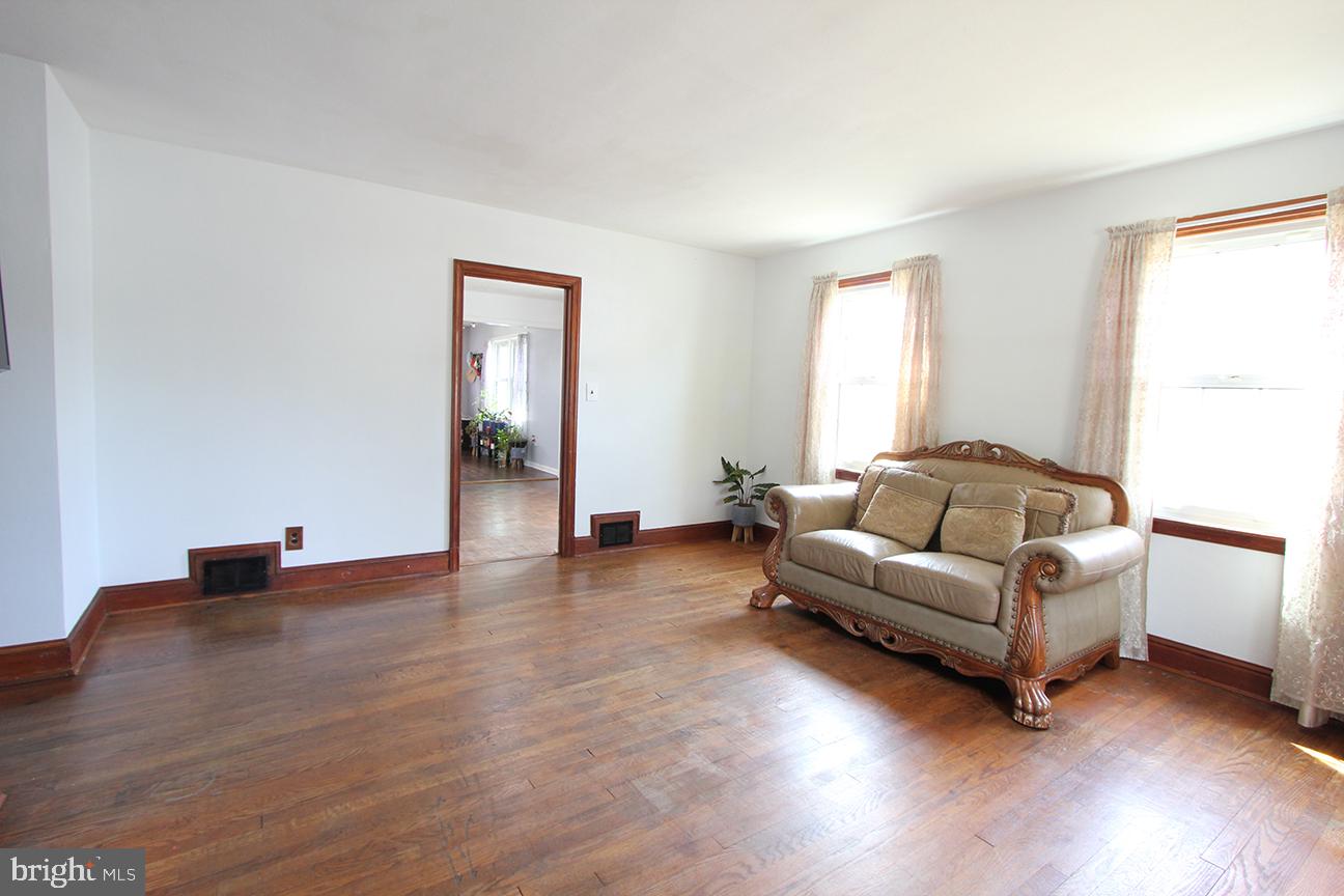 1311 President St Property Photo 18