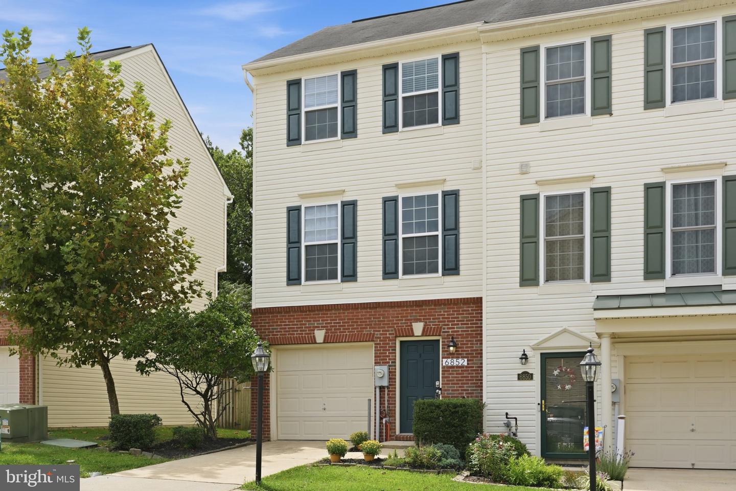 6852 Warfield St Property Photo 2