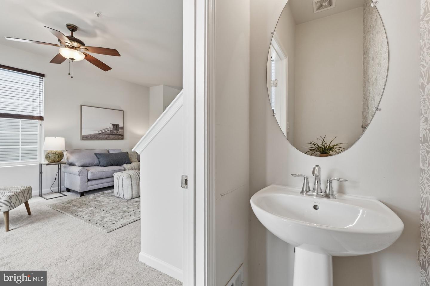 6852 Warfield St Property Photo 11