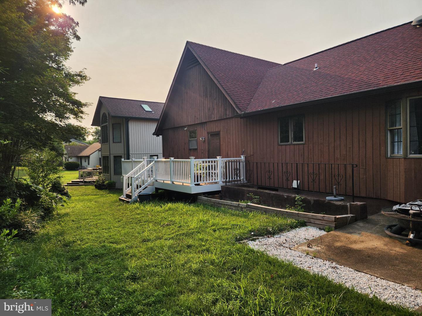 1377 Teaberry Ln E Property Photo 22