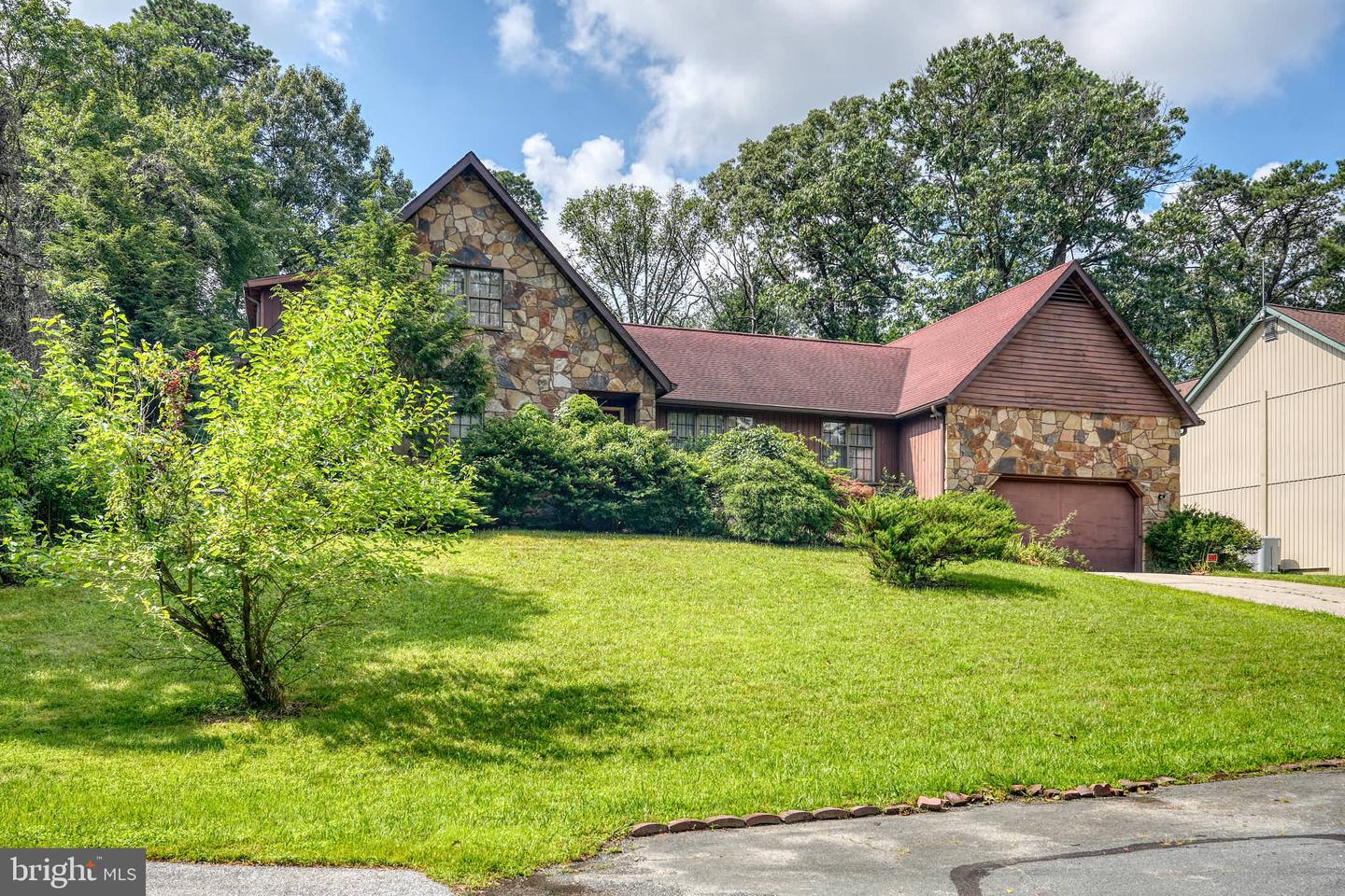 1377 Teaberry Ln E Property Photo 23