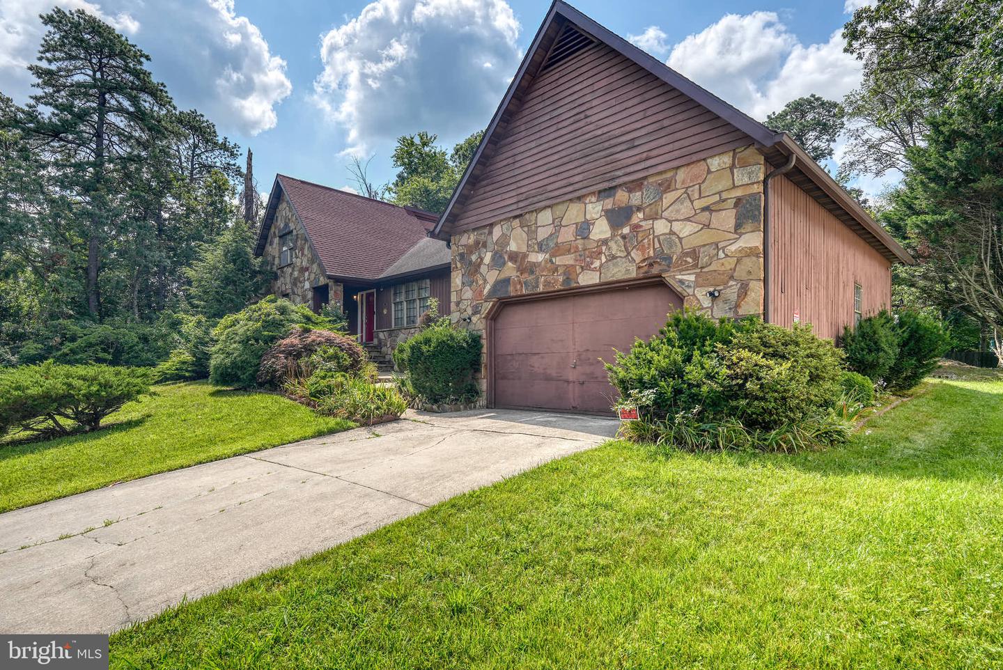 1377 Teaberry Ln E Property Photo 24