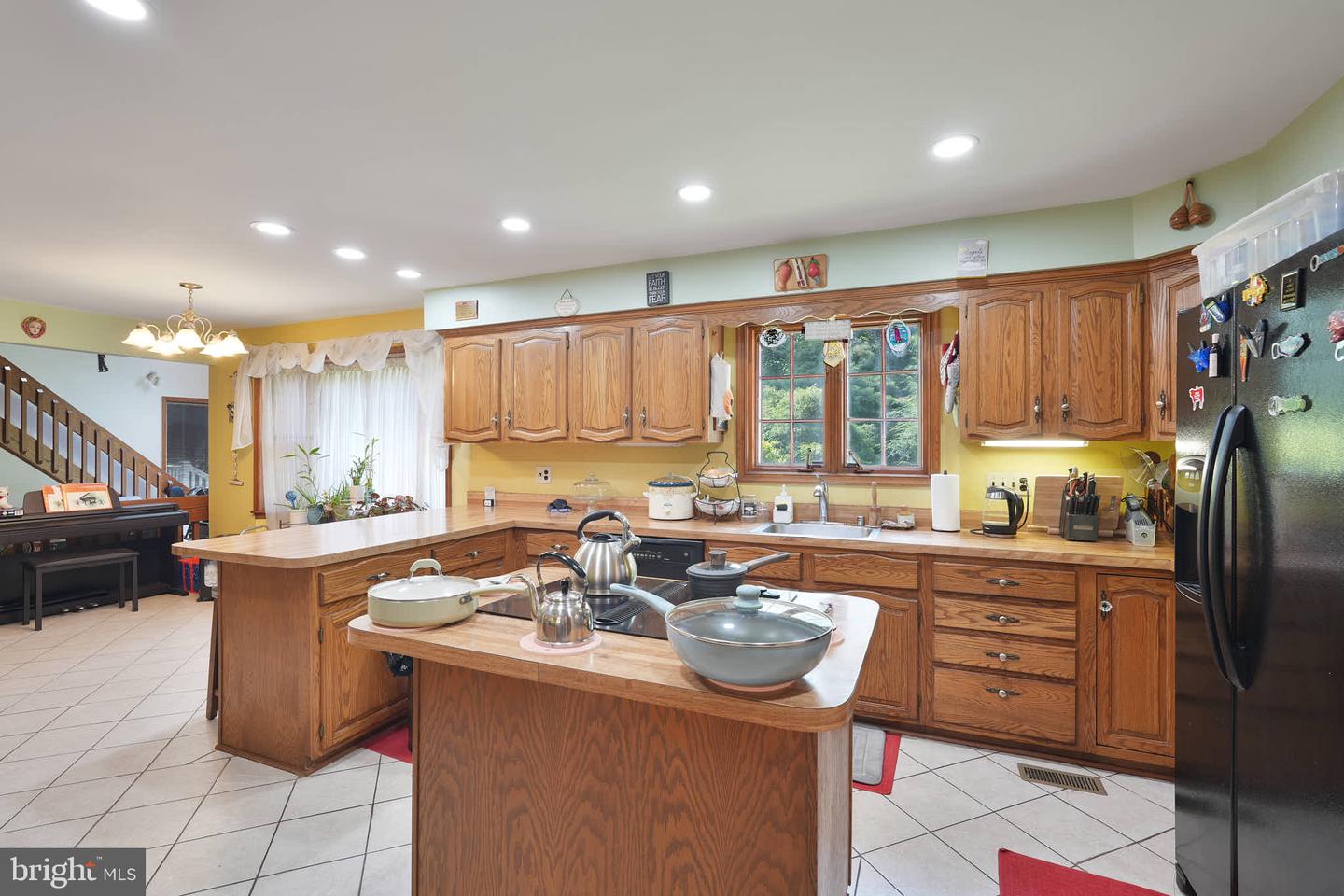 1377 Teaberry Ln E Property Photo 33