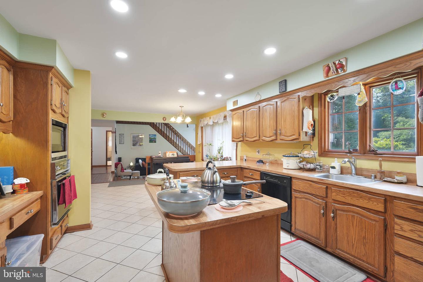 1377 Teaberry Ln E Property Photo 34