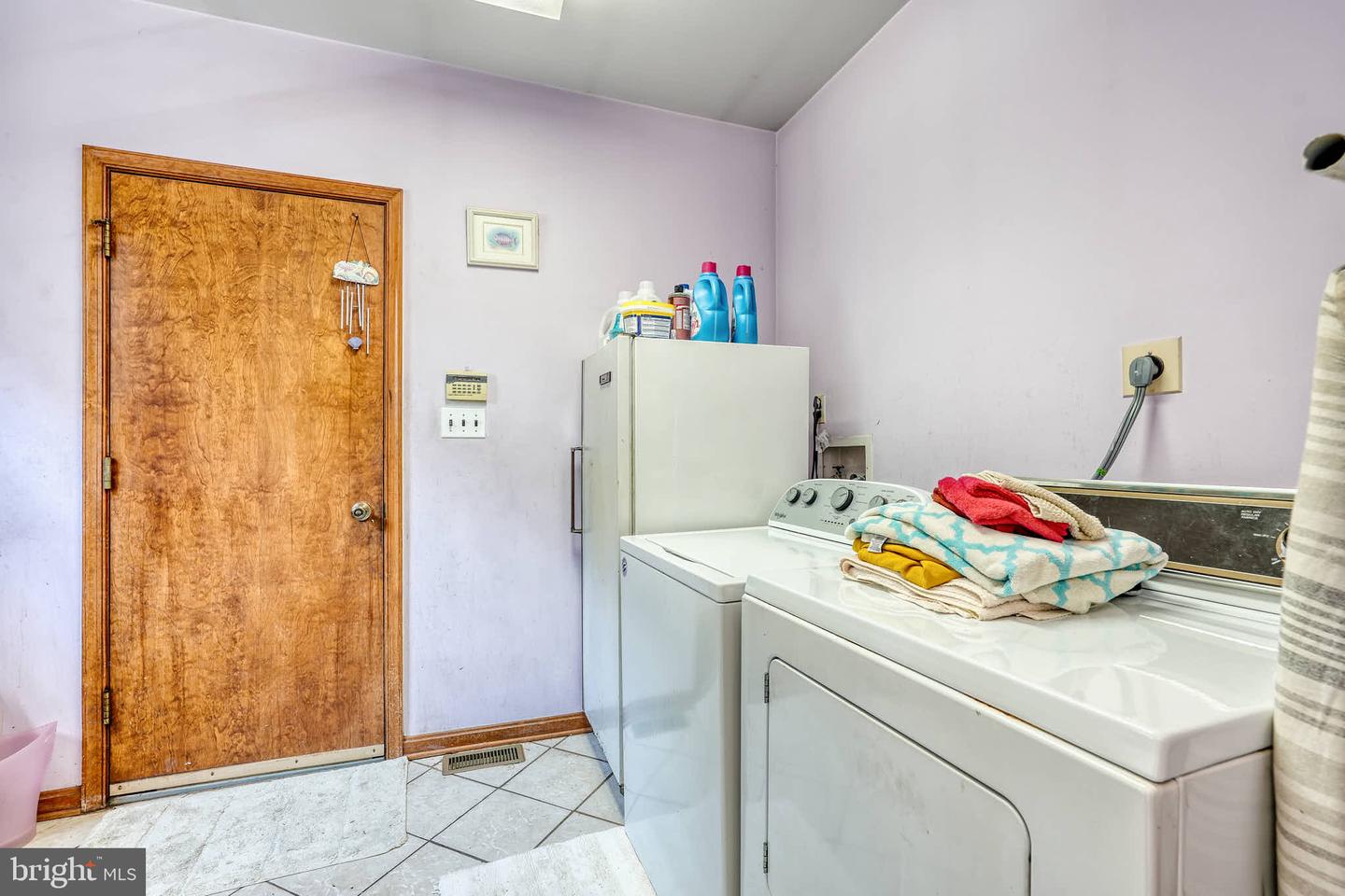1377 Teaberry Ln E Property Photo 38