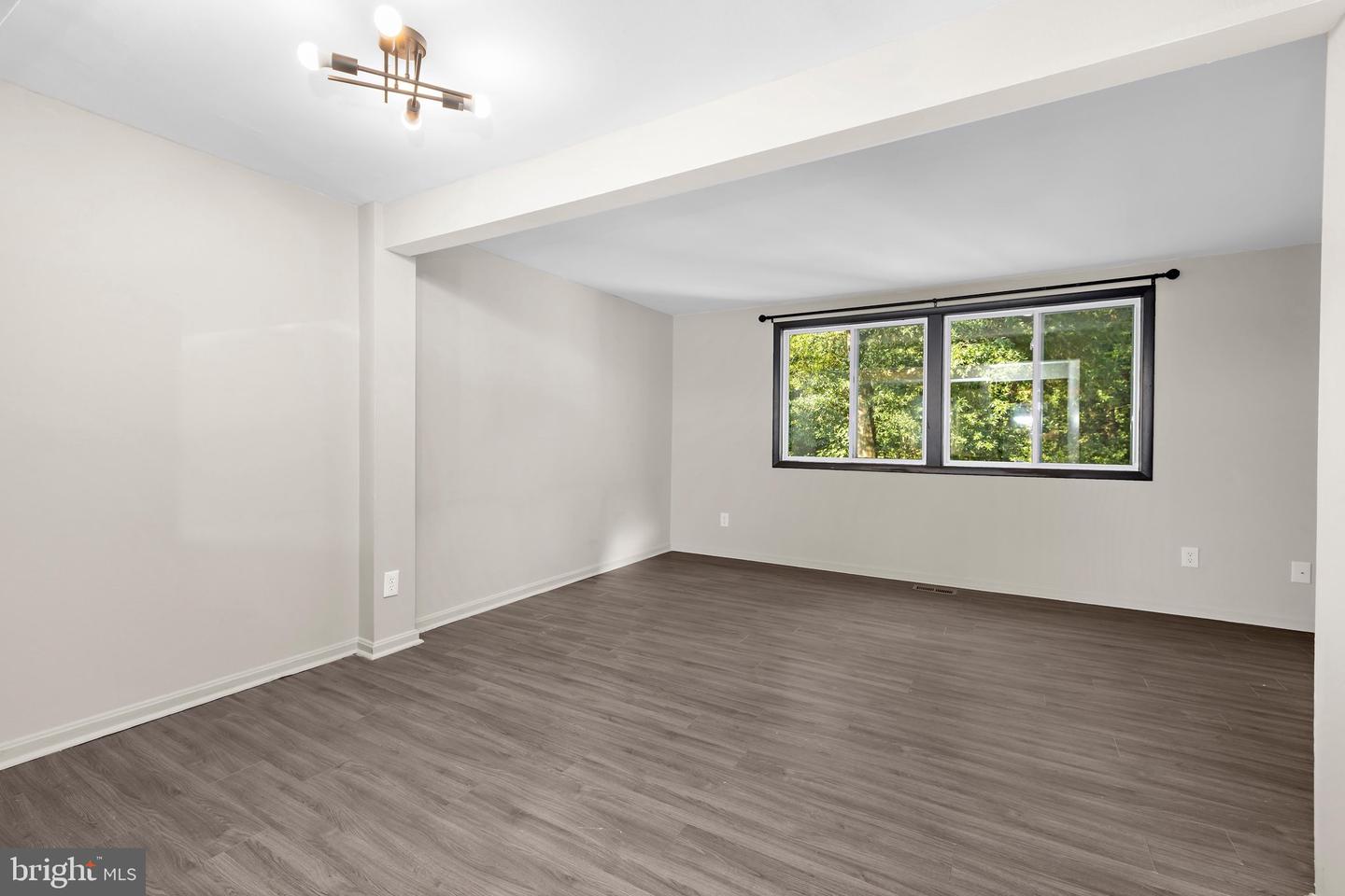 7930 Sutherland Ct Property Photo 7