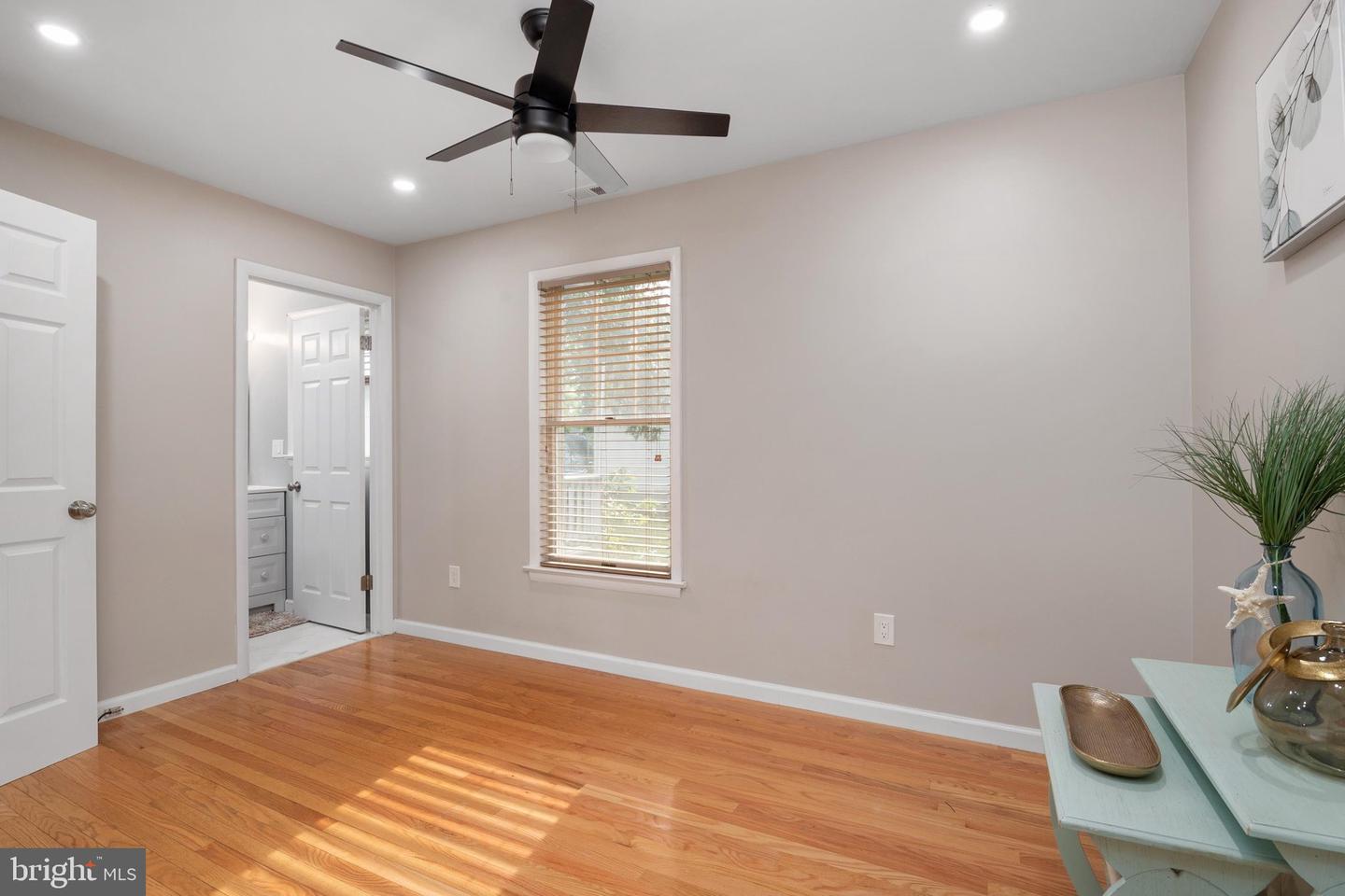 4733 Washington Ave Property Photo 25