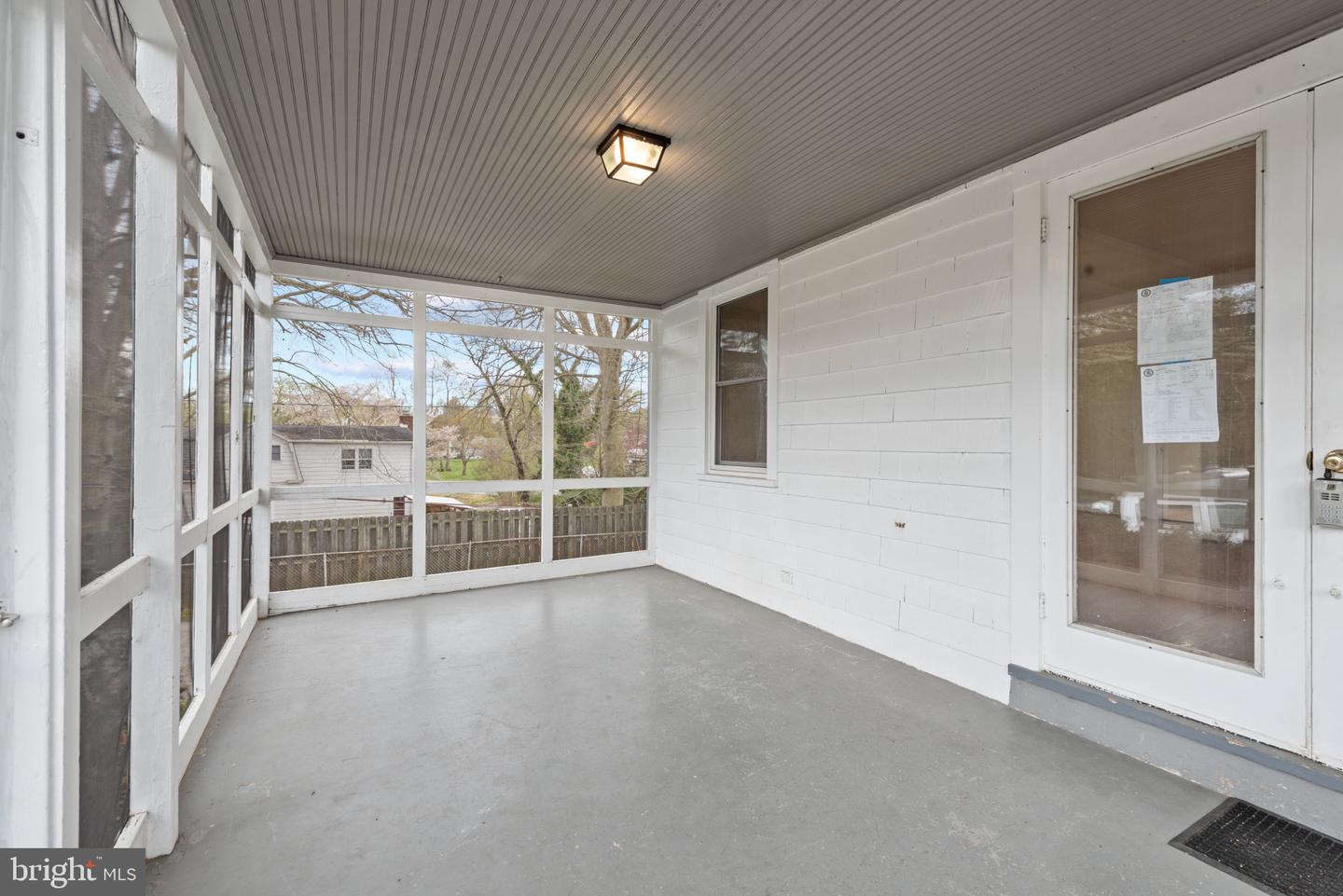 22 Riverview Ave Property Photo 3