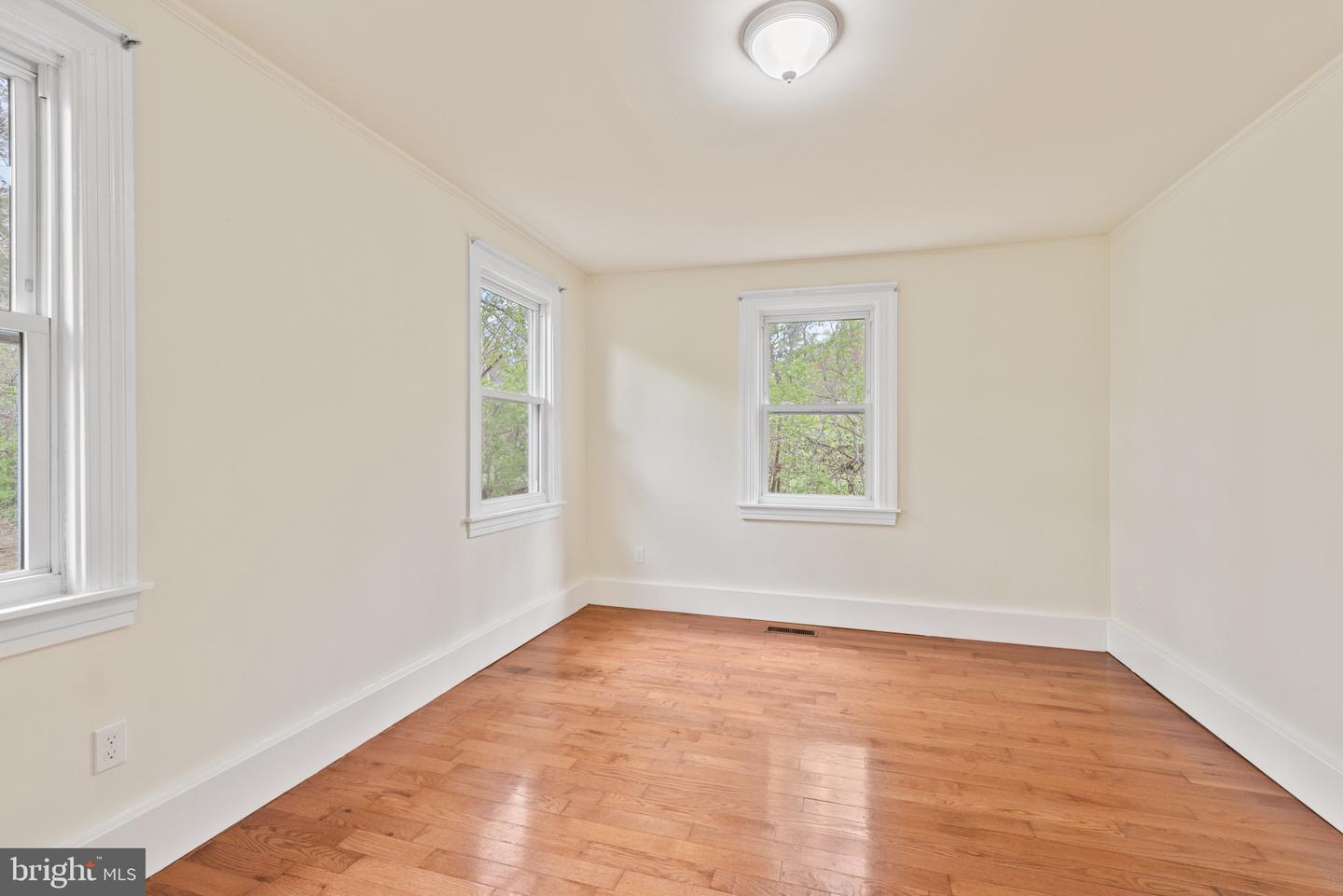 22 Riverview Ave Property Photo 32