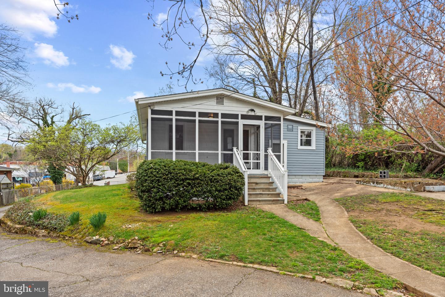 22 Riverview Ave Property Photo 38