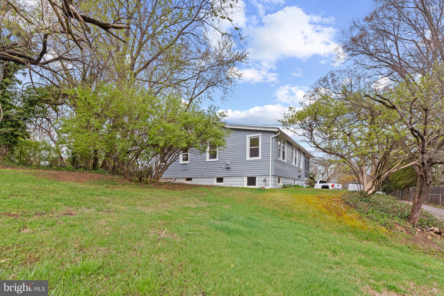 22 Riverview Ave Property Photo 40