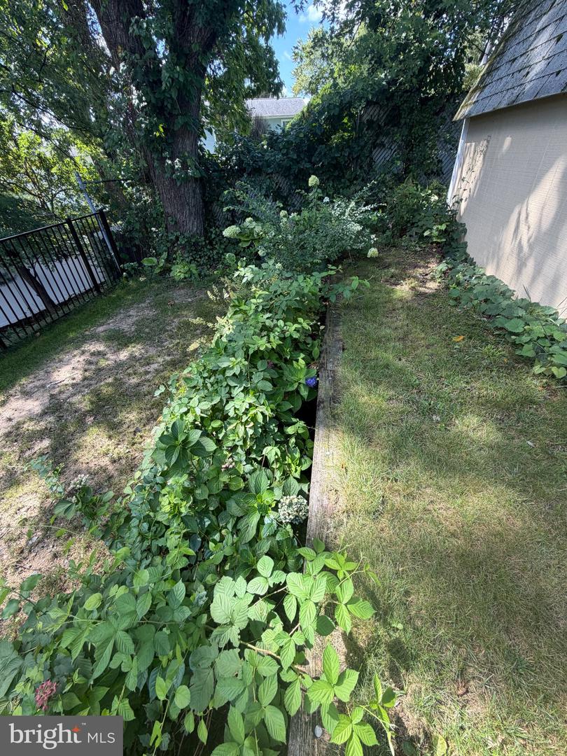 7905 Chalice Rd Property Photo 8