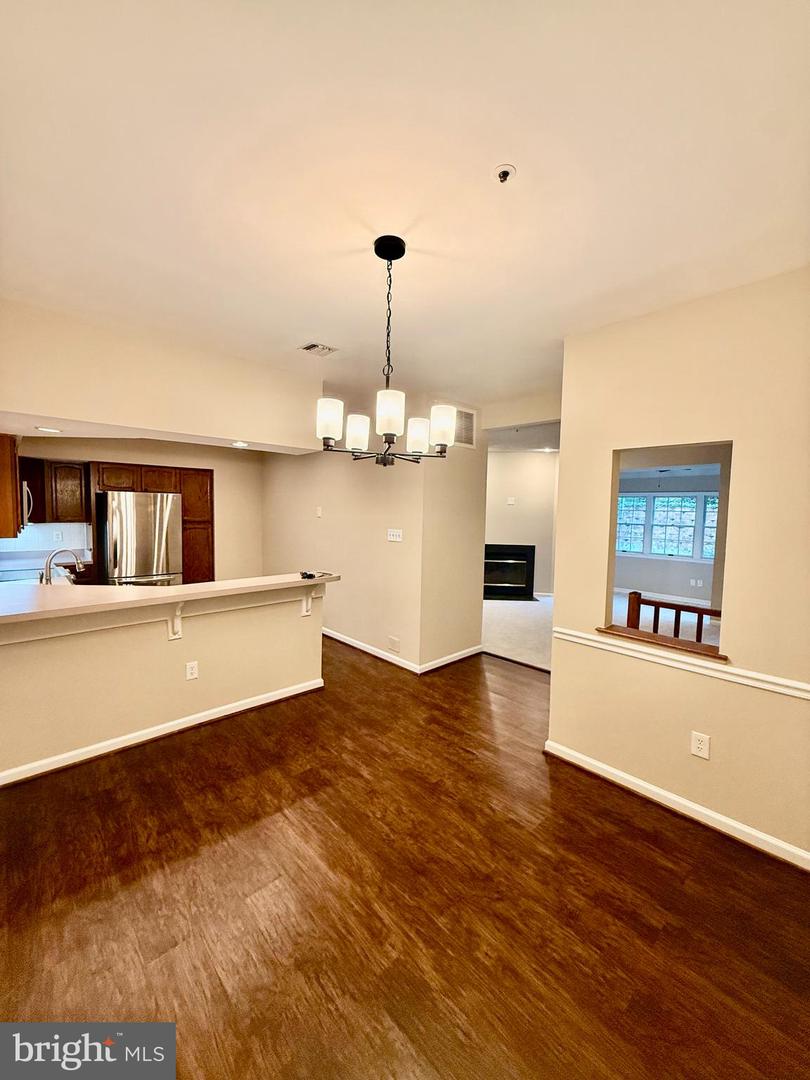 2702 Summerview Way #103 Property Photo 5