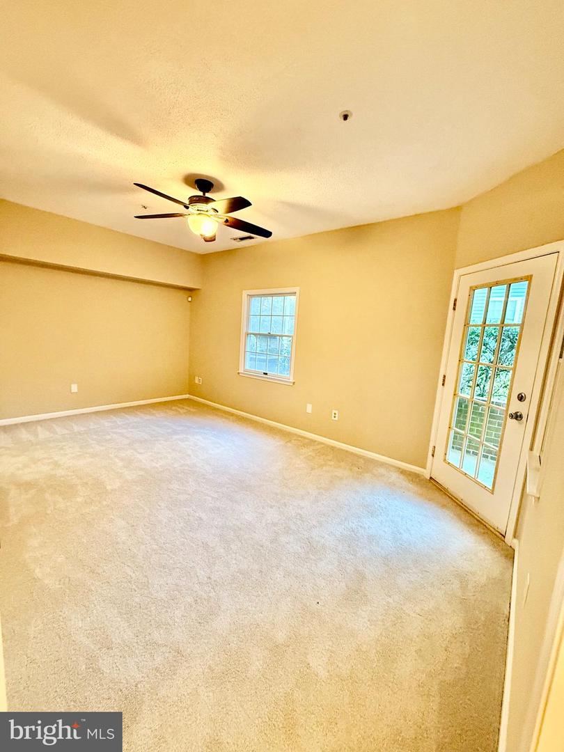 2702 Summerview Way #103 Property Photo 8
