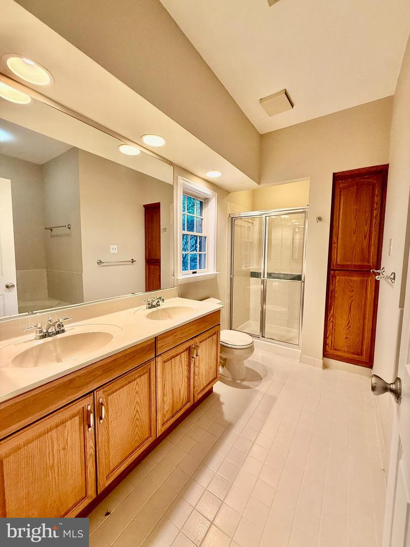 2702 Summerview Way #103 Property Photo 10