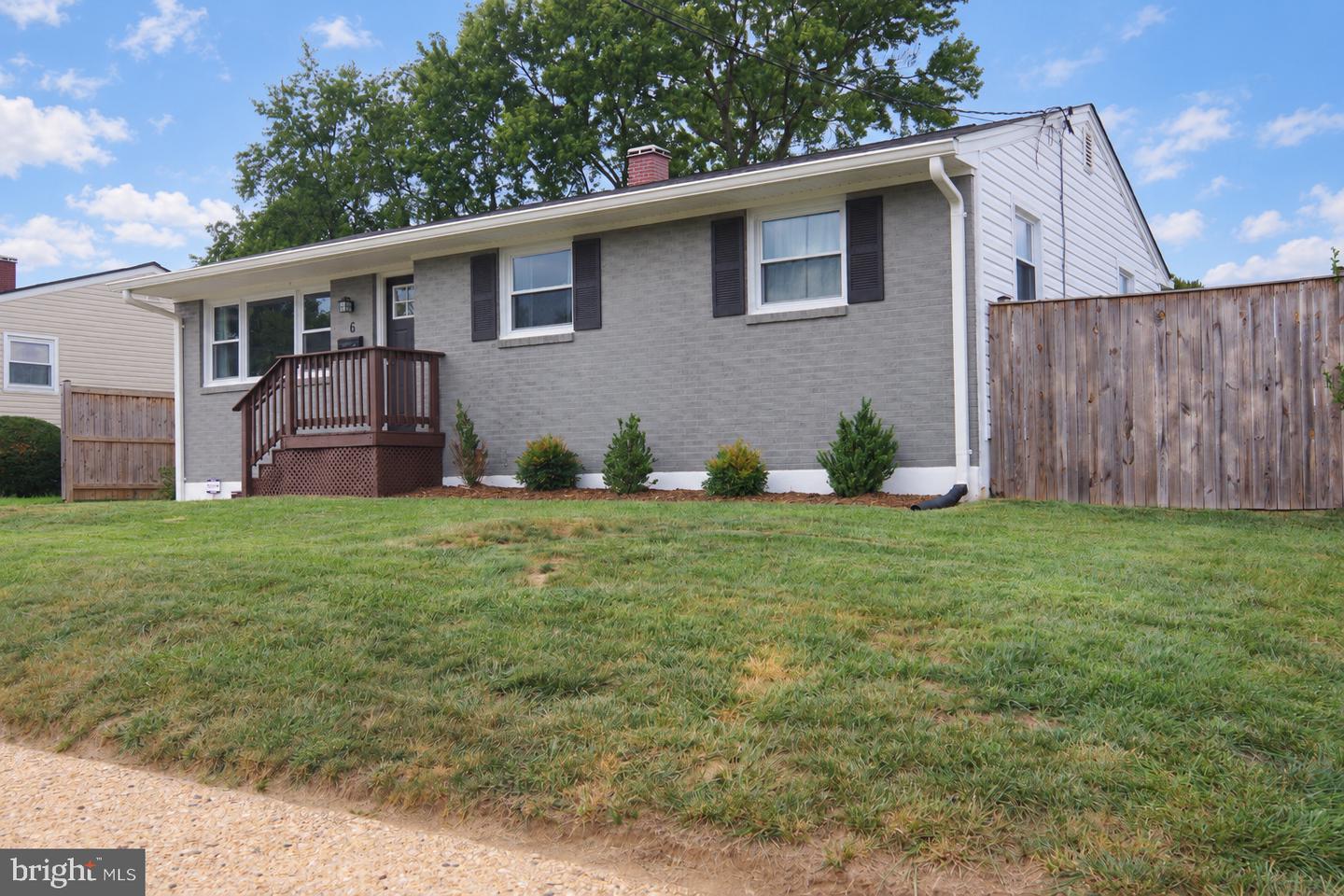 6 Colonial Dr Property Photo 2