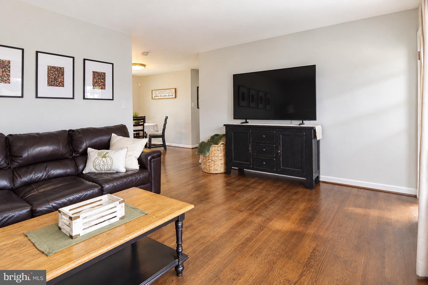6 Colonial Dr Property Photo 3