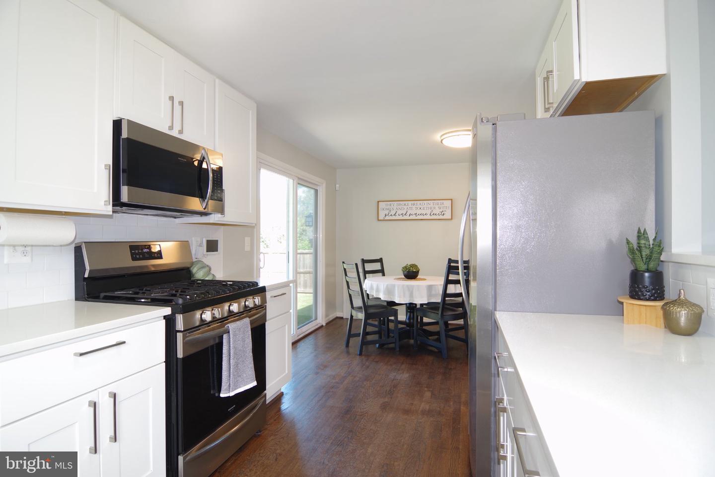 6 Colonial Dr Property Photo 9