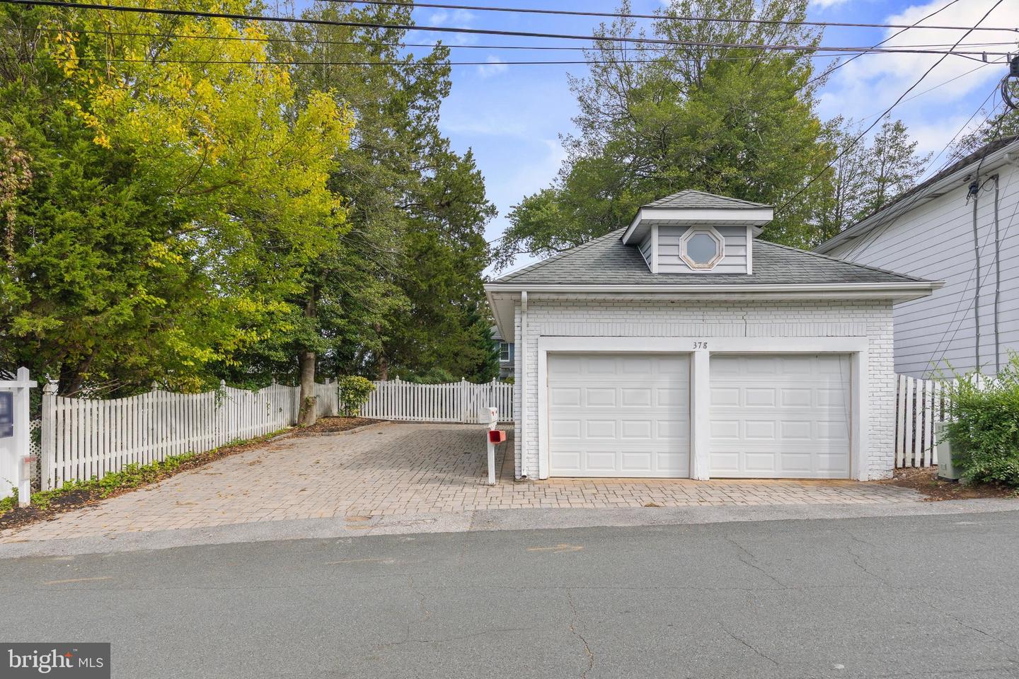 378 Magothy Rd Property Photo 10